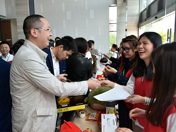 2017年“愛心義賣、健康樂跑”